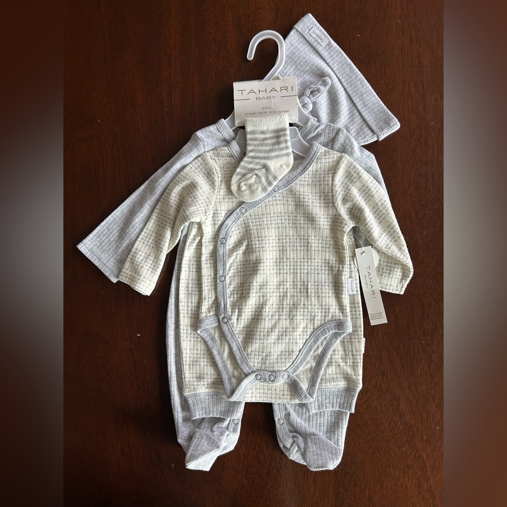 Tahari 0-3 Month clothing set